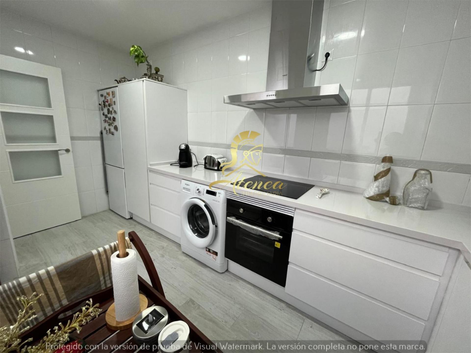 Cuina de Pis en venda en Los Molares amb Traster i Balcó