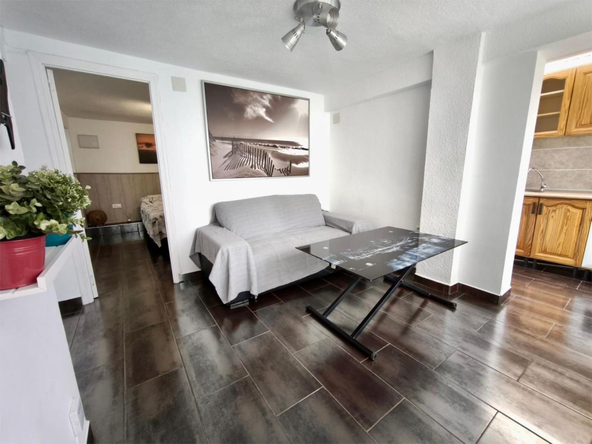 Sala d'estar de Pis de lloguer en Rincón de la Victoria amb Moblat