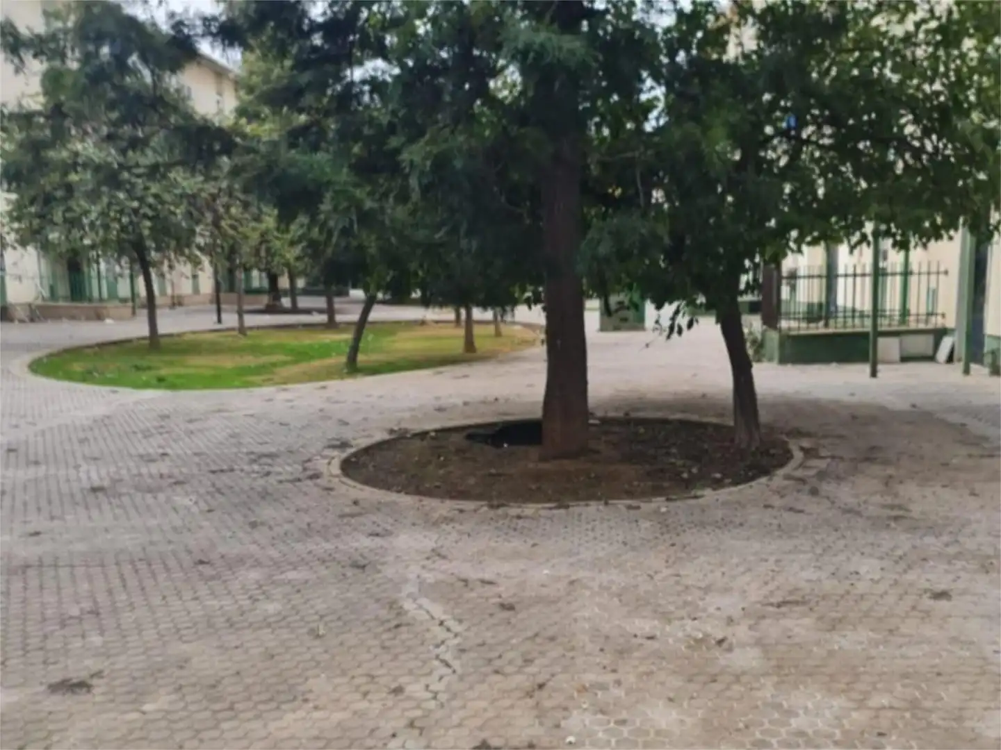 Piso en venta en Calle Divinas Palabras, 18, La Oliva Parking de Piso en venta en Sevilla con Aire acondicionado y Amueblado