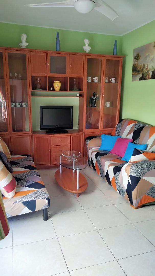 Sala d'estar de Pis en venda en Plasencia amb Balcó