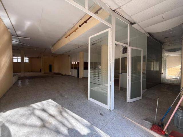 Local comercial en Alquiler en La Gavarra
