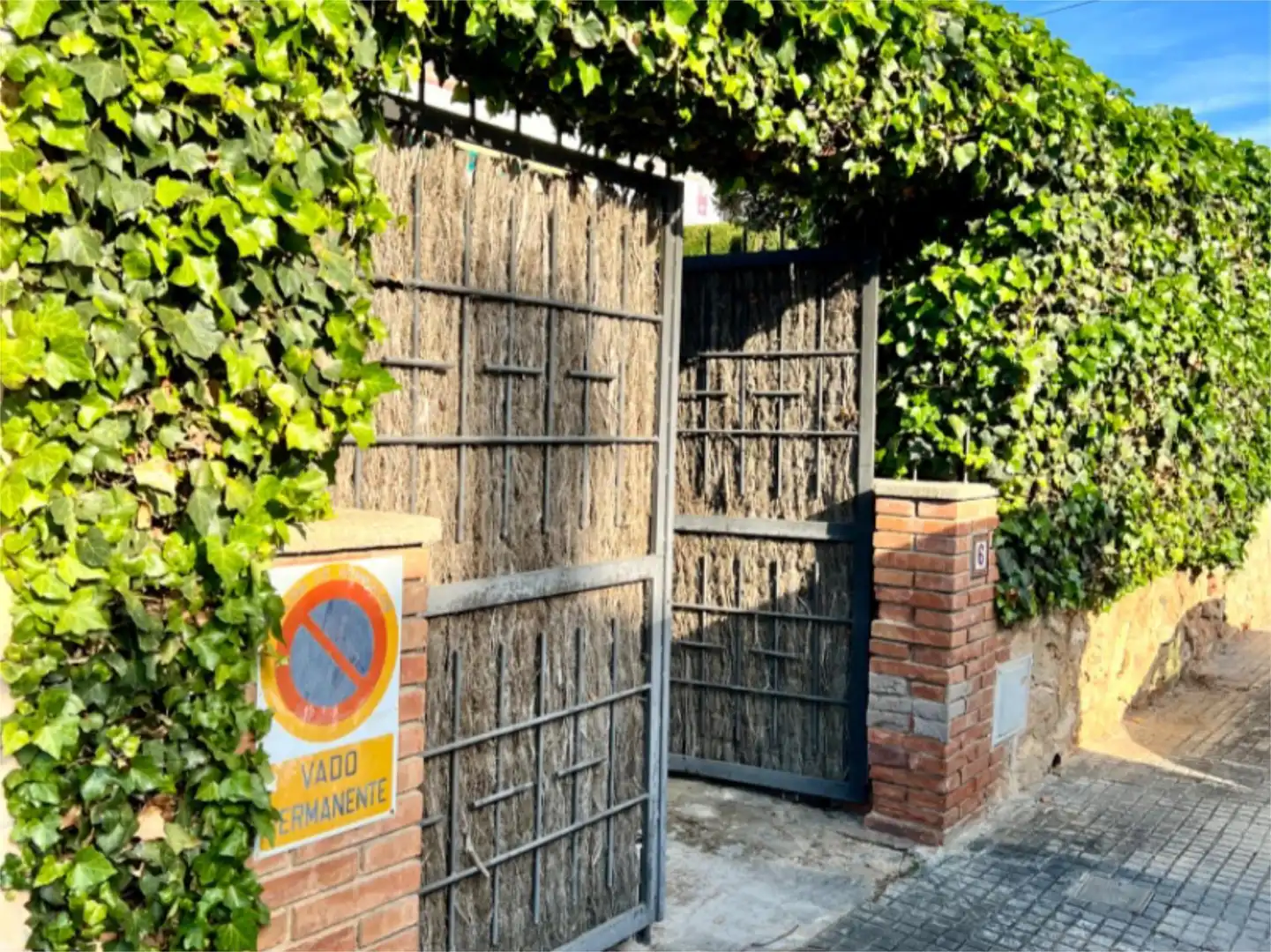 Einfamilien-Reihenhaus zum Verkauf in Carrer del Priorat, 6, Clarà Außenansicht von Einfamilien-Reihenhaus zum Verkauf in Torredembarra mit Klimaanlage, Heizung und Privatgarten