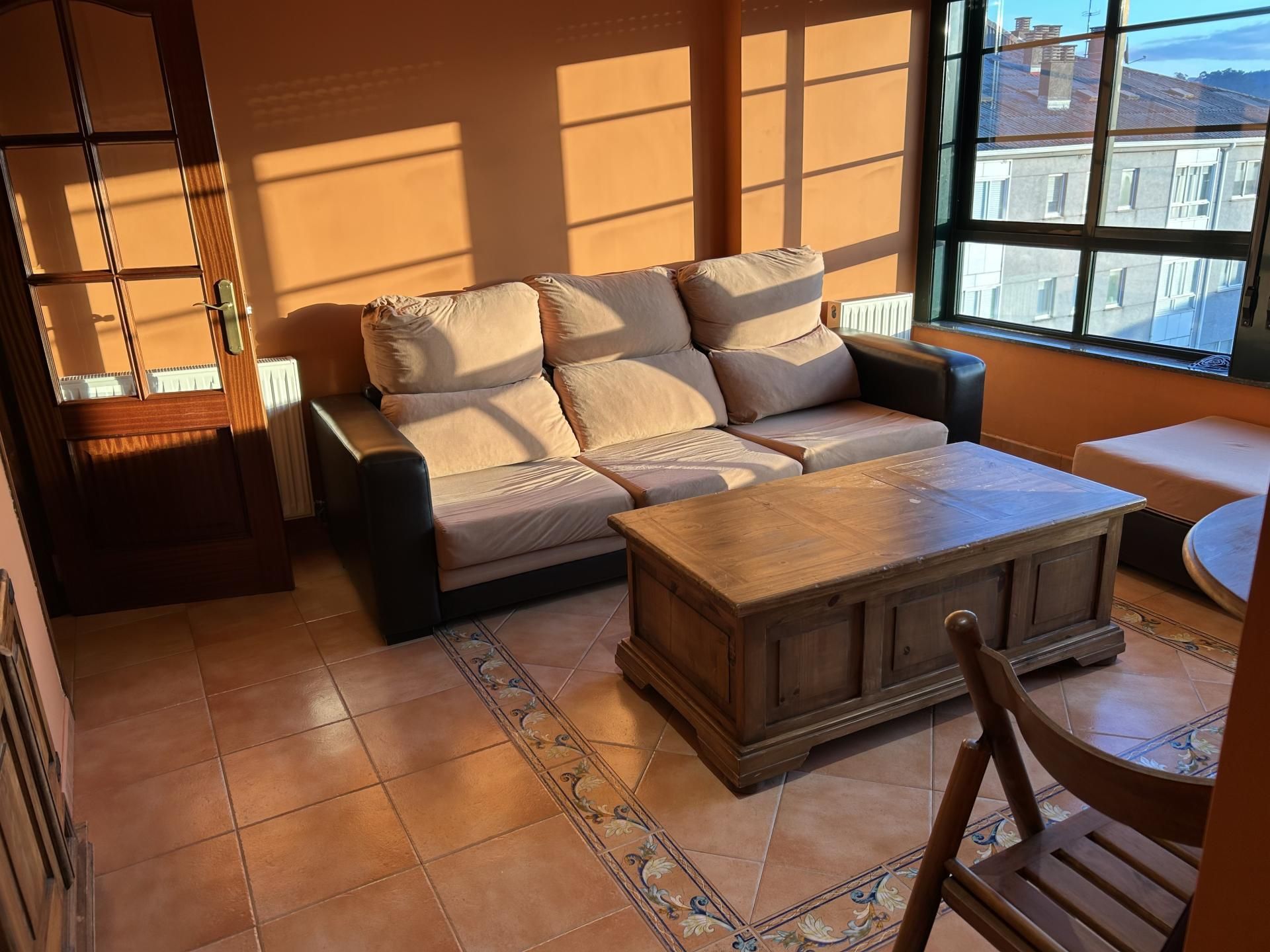 Sala de estar de Apartamento en venta en Narón con Calefacción, Parquet y Trastero