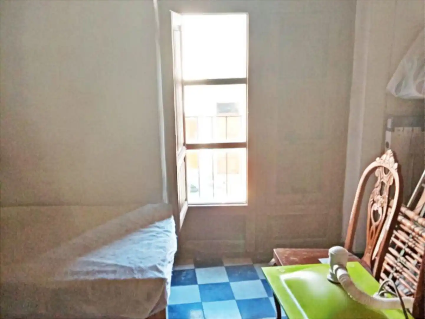 Piso en venta en Carrer Sant Agustí, 54, Pego Habitación de Piso en venta en Pego con Terraza y Balcón