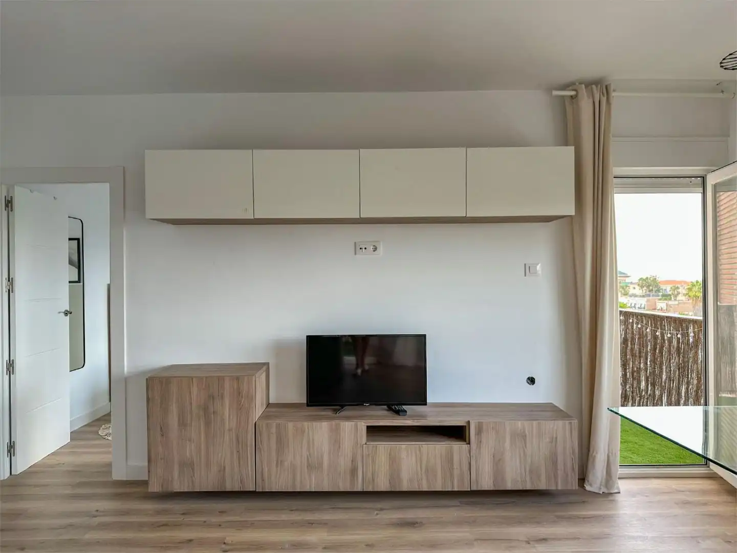 Living room of Flat for rent in Valencia  with Air Conditioner, Furnished and Balcony