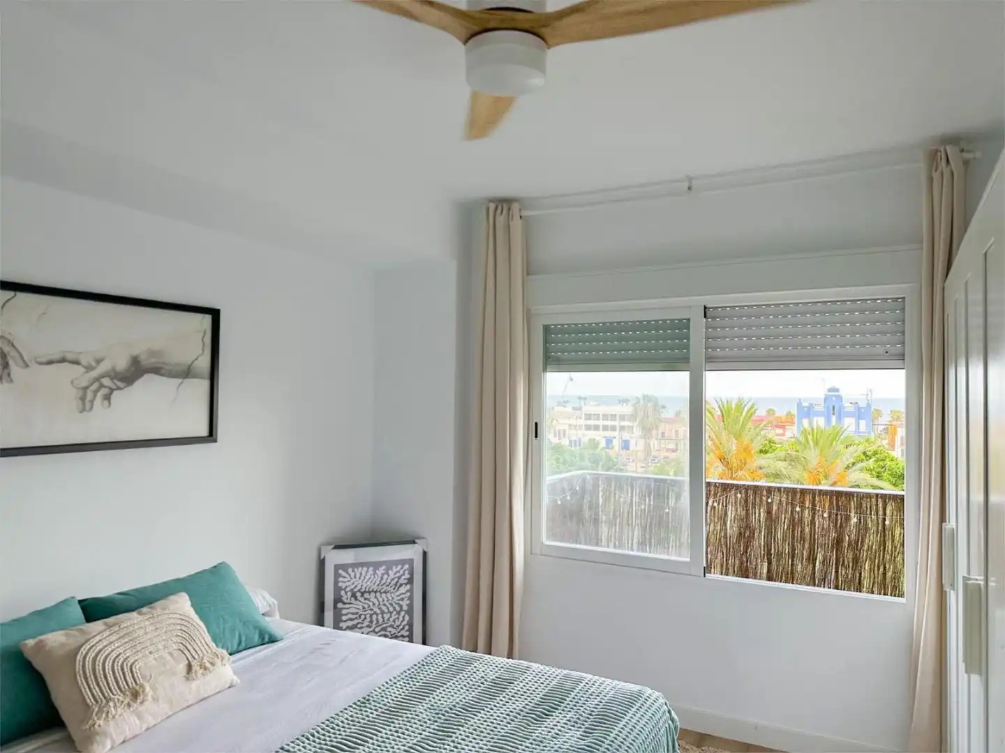 Bedroom of Flat for rent in Valencia  with Air Conditioner, Furnished and Balcony