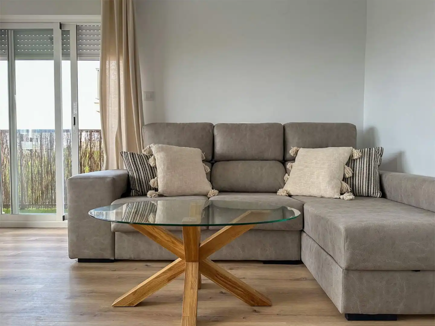 Living room of Flat for rent in Valencia  with Air Conditioner, Furnished and Balcony