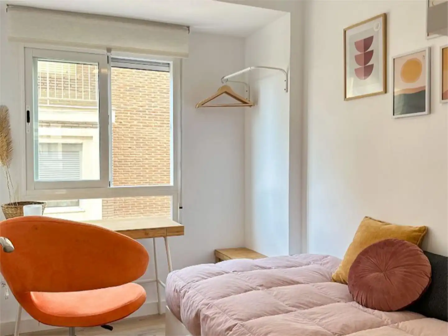 Bedroom of Flat for rent in Valencia  with Air Conditioner, Furnished and Balcony