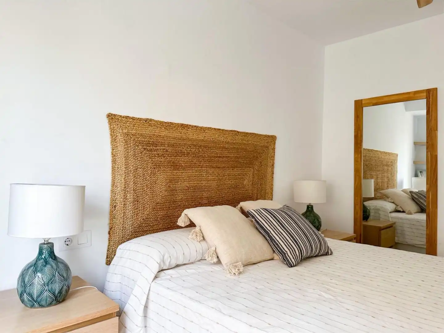 Bedroom of Flat for rent in Valencia  with Air Conditioner, Furnished and Balcony