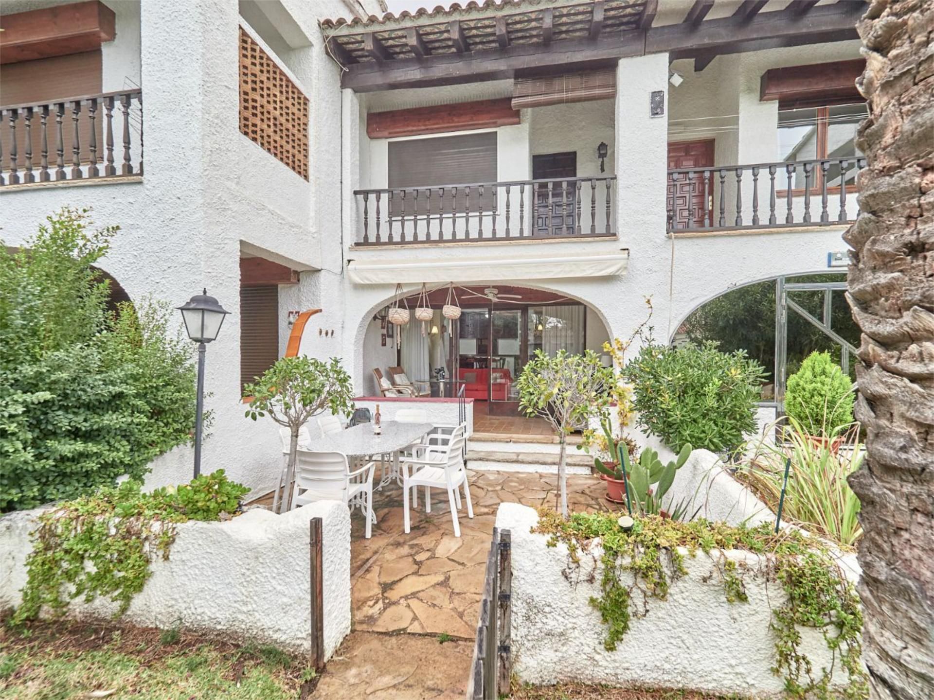 Garden of Single-family semi-detached for sale in Urbanització Alorda Park, 4,   with Terrace, Swimming Pool and Balcony