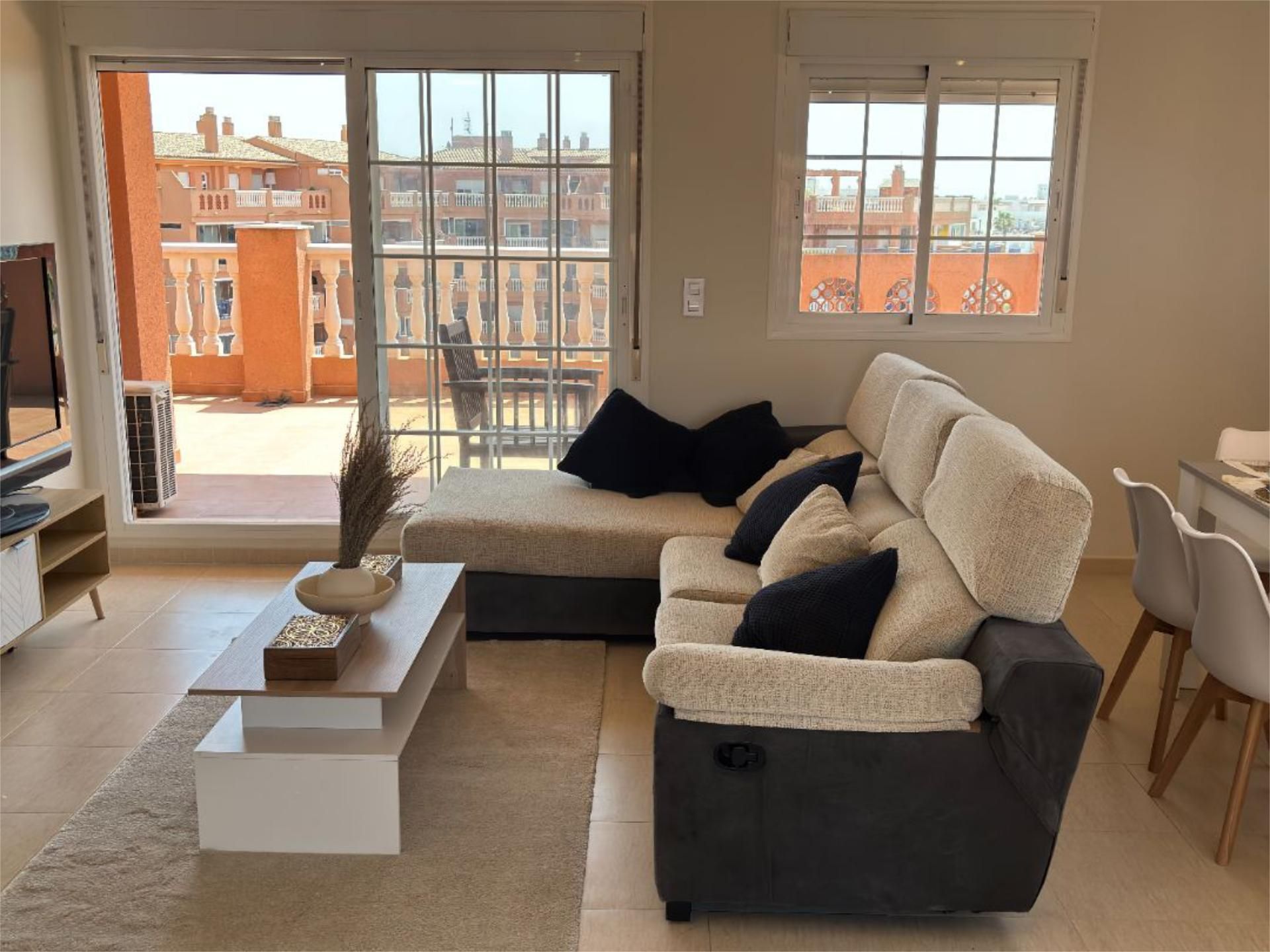 Sala d'estar de Pis en venda en El Ejido amb Aire condicionat, Terrassa i Piscina