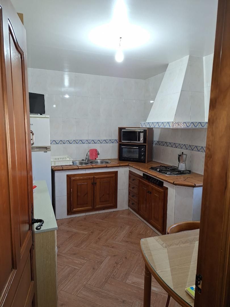 Casa adosada en venda a Calle Salamanca, 38, Sancti-Spíritus (Salamanca) Cuina de Casa adosada en venda en Sancti-Spíritus (Salamanca) amb Calefacció, Jardí privat i Parquet