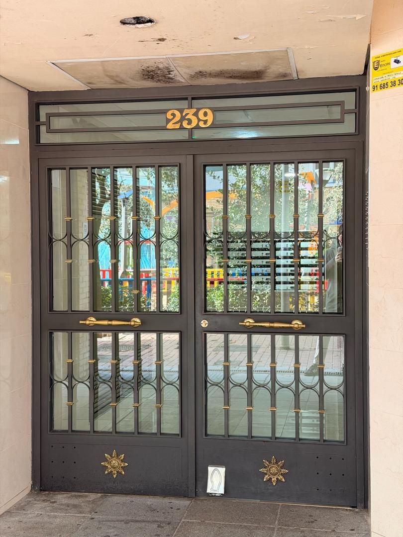 Exterior view of Flat for sale in Fuenlabrada  with Terrace and Swimming Pool