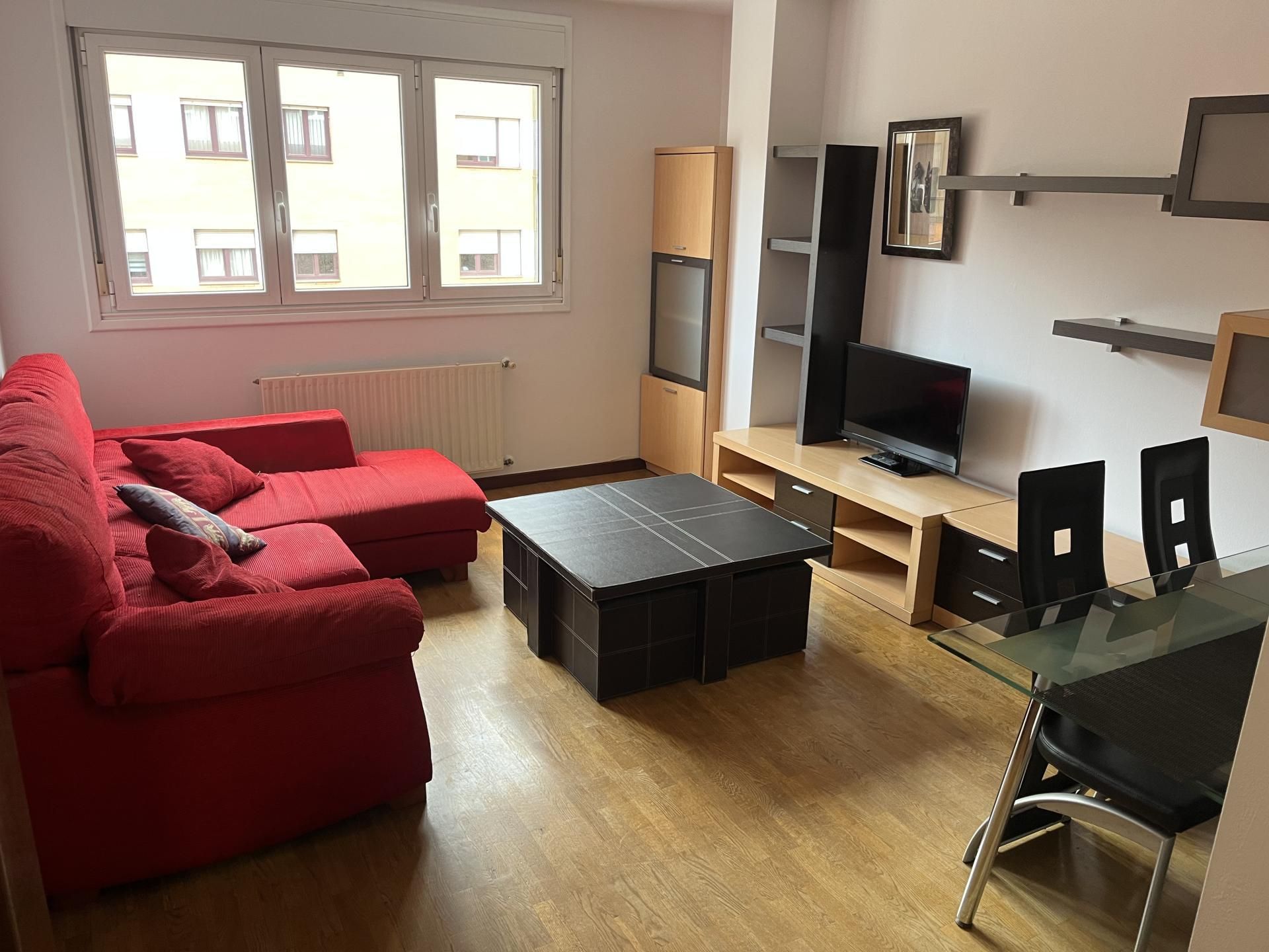 Flat to rent in Calle Hernán Cortés, 18, La Calzada Living room of Flat to rent in Gijón with Heating, Parquet flooring and Furnished