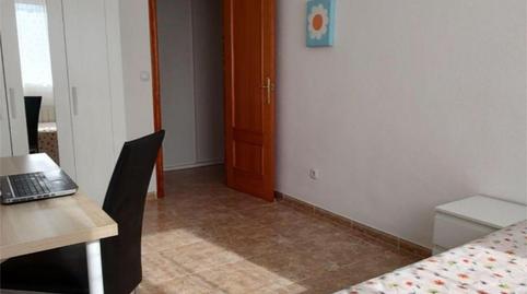 Pis per a compartir a Plaça Rio Cuarto, 3 - imatge 2 Foto 2 de Pis per a compartir a Plaça Rio Cuarto, 3