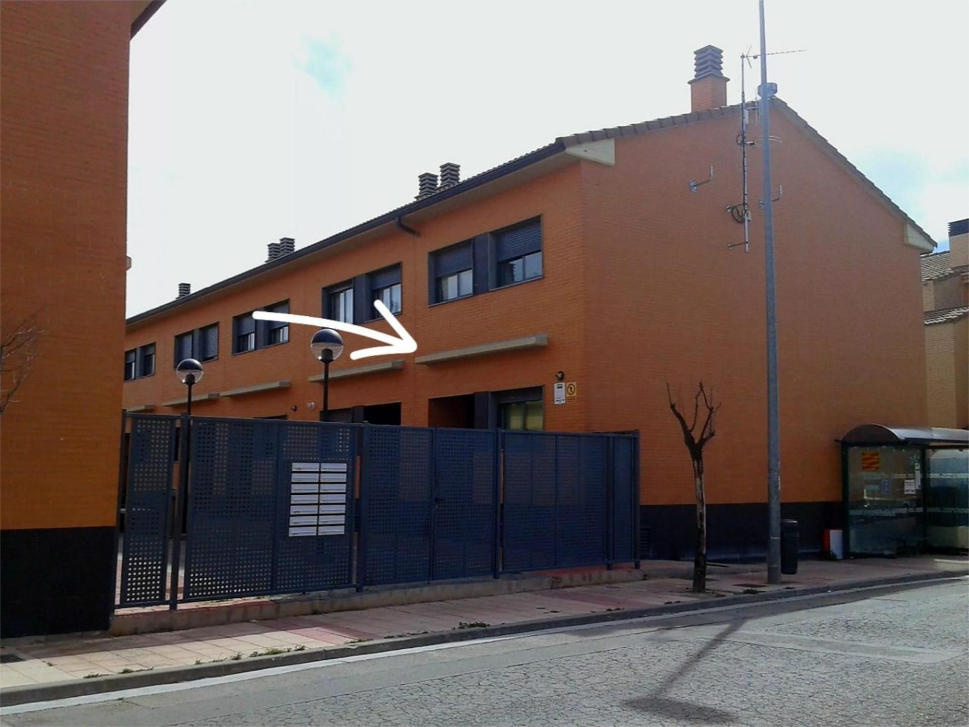 Vista exterior de Casa adosada en venda en Pinseque amb Aire condicionat