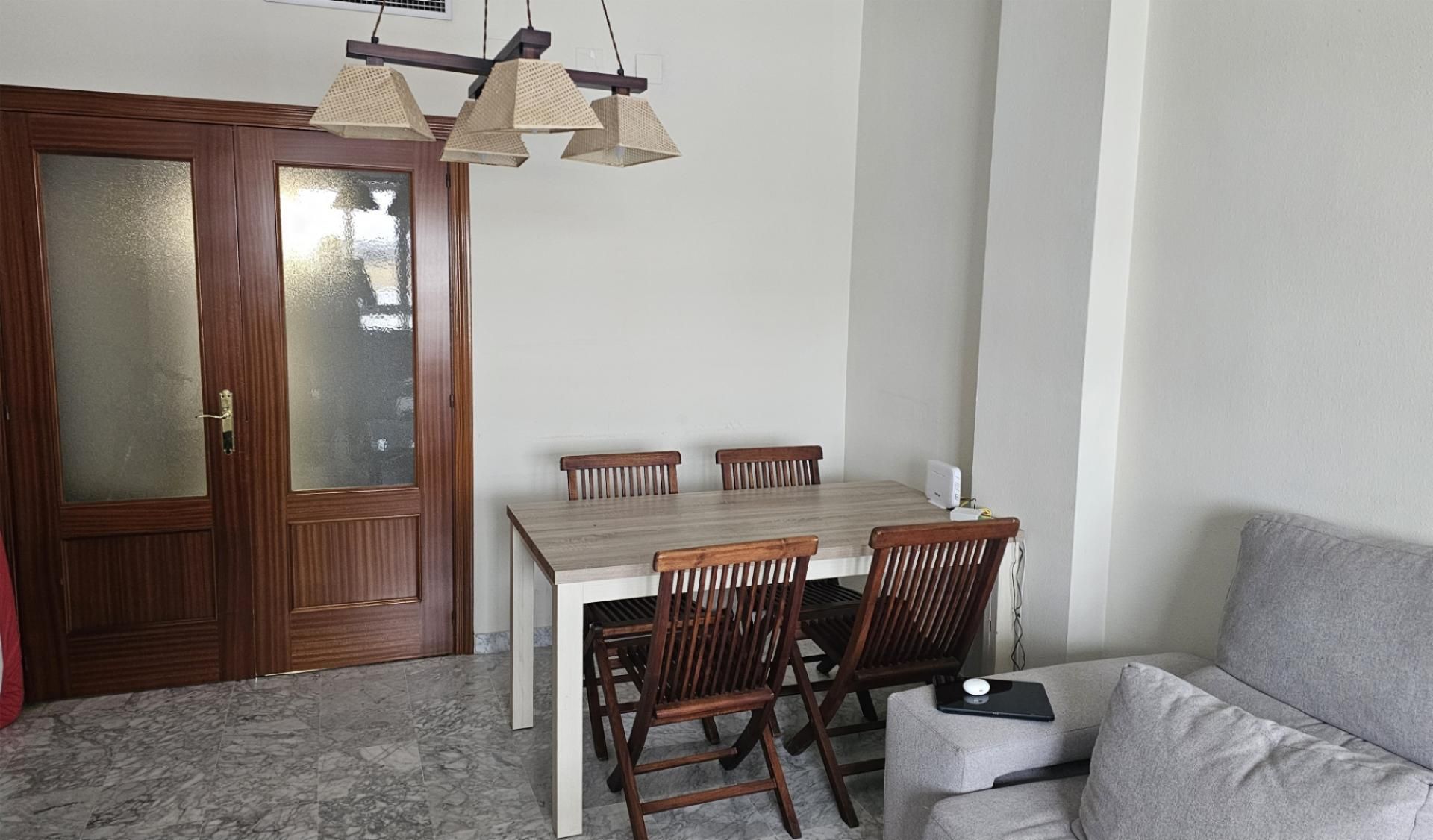 Dining room of Flat to share in  Sevilla Capital  with Air Conditioner, Heating and Furnished