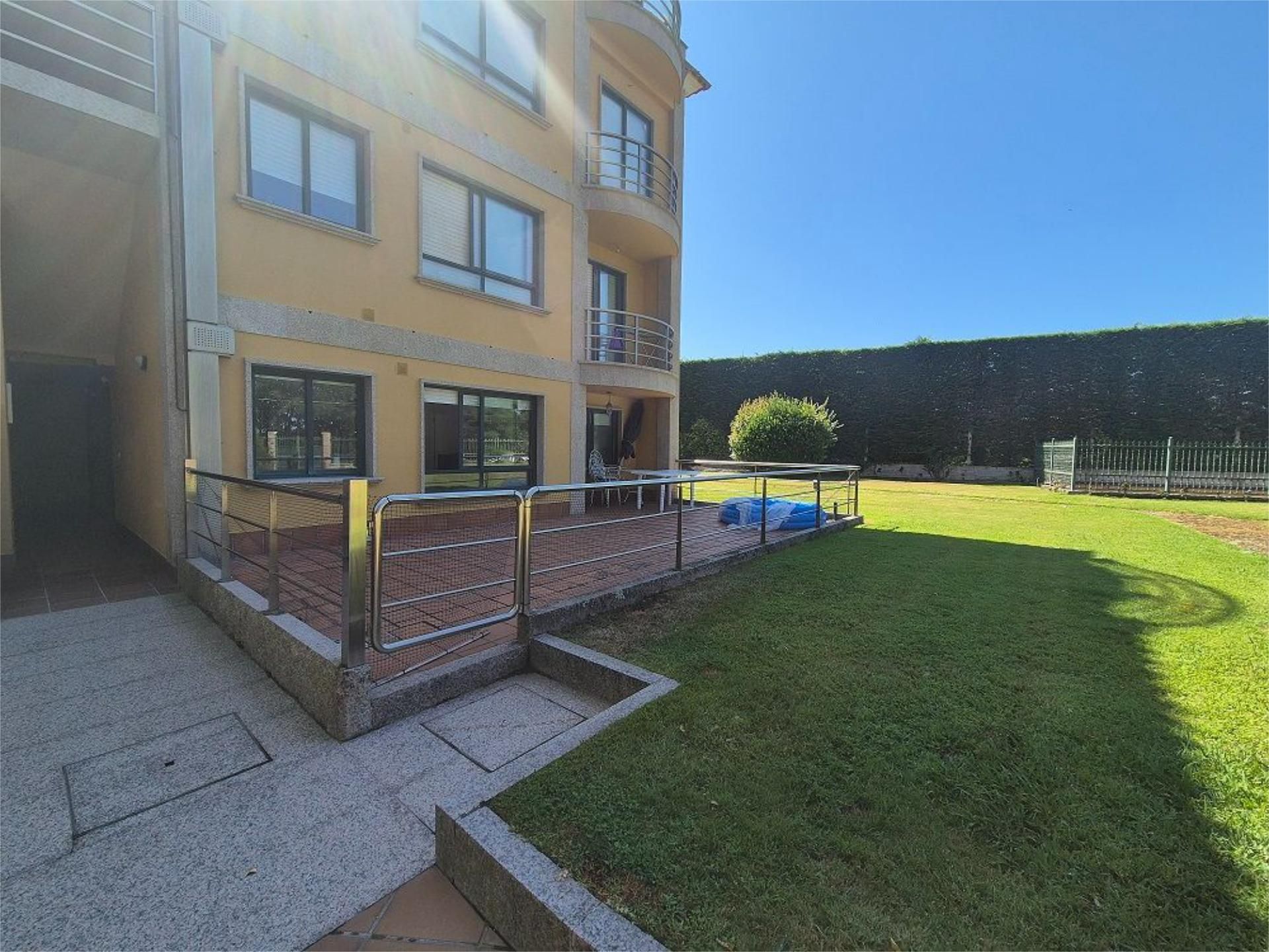 Exterior view of Flat for sale in Sanxenxo  with Terrace