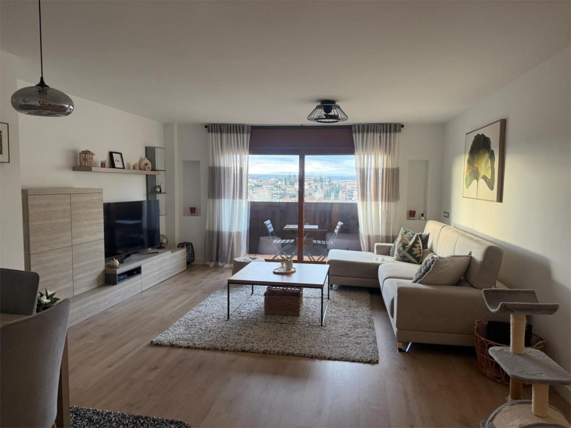 Sala d'estar de Dúplex en venda en Tàrrega amb Calefacció, Parquet i Moblat