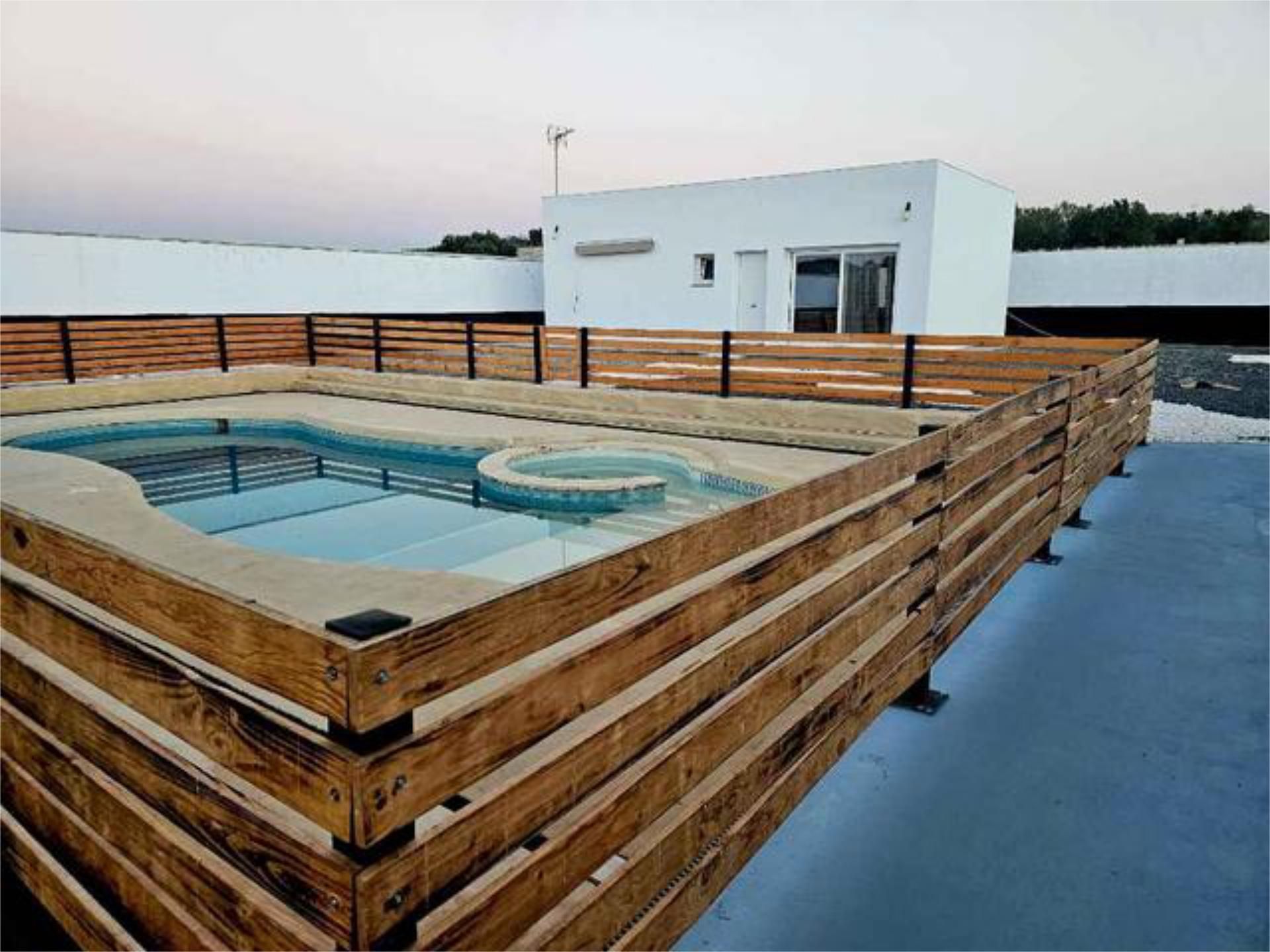Casa adosada en venda a Núcleo urbano Piscina de Casa adosada en venda en Chiclana de la Frontera amb Piscina