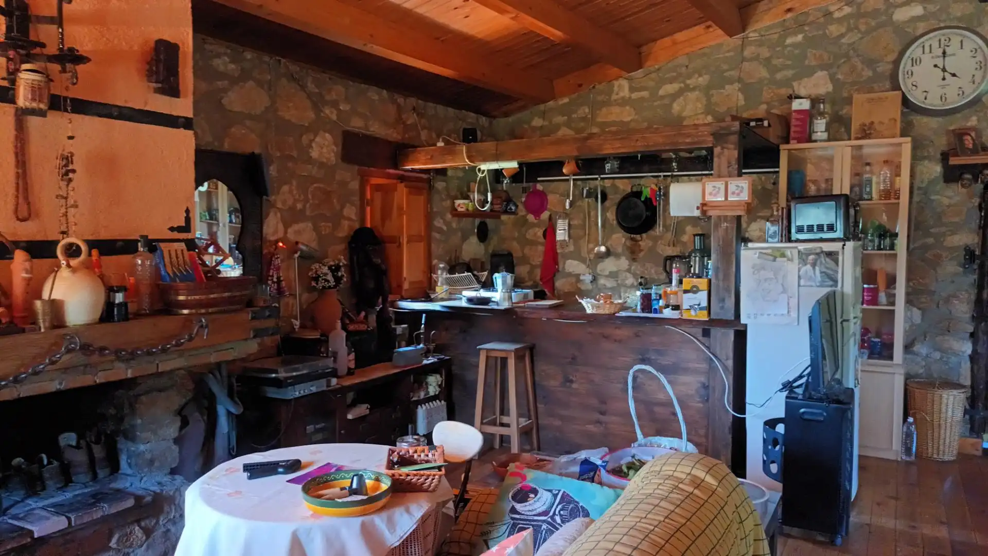 Finca rústica en venda a Lugar Huerta del Humilladero, 1, Guadix Cuina de Finca rústica en venda en Guadix amb Jardí privat i TV