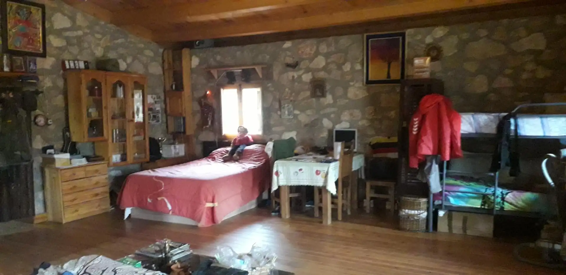 Finca rústica en venda a Lugar Huerta del Humilladero, 1, Guadix Dormitori de Finca rústica en venda en Guadix amb Jardí privat i TV
