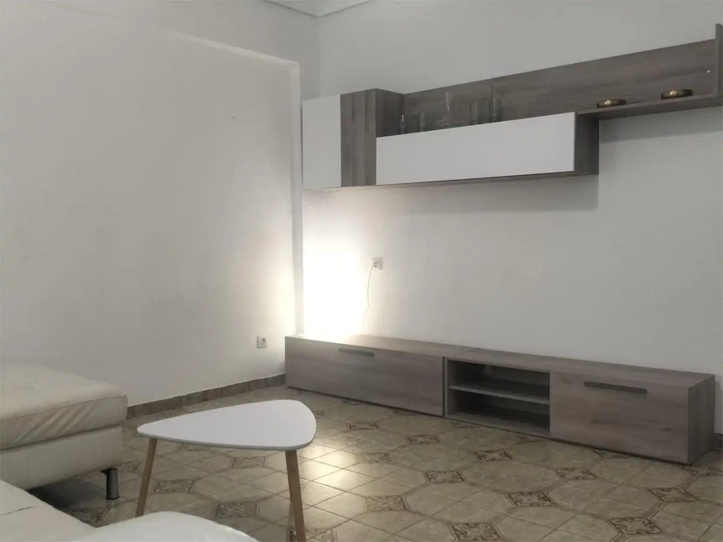 Zimmer in Plaça de l'Escultor Adsuara, 8, Zona Avenida del Mar Wohnzimmer von Wohnung zur untervermieten in Castellón de la Plana / Castelló de la Plana mit Heizung, Abstellraum und Möbliert