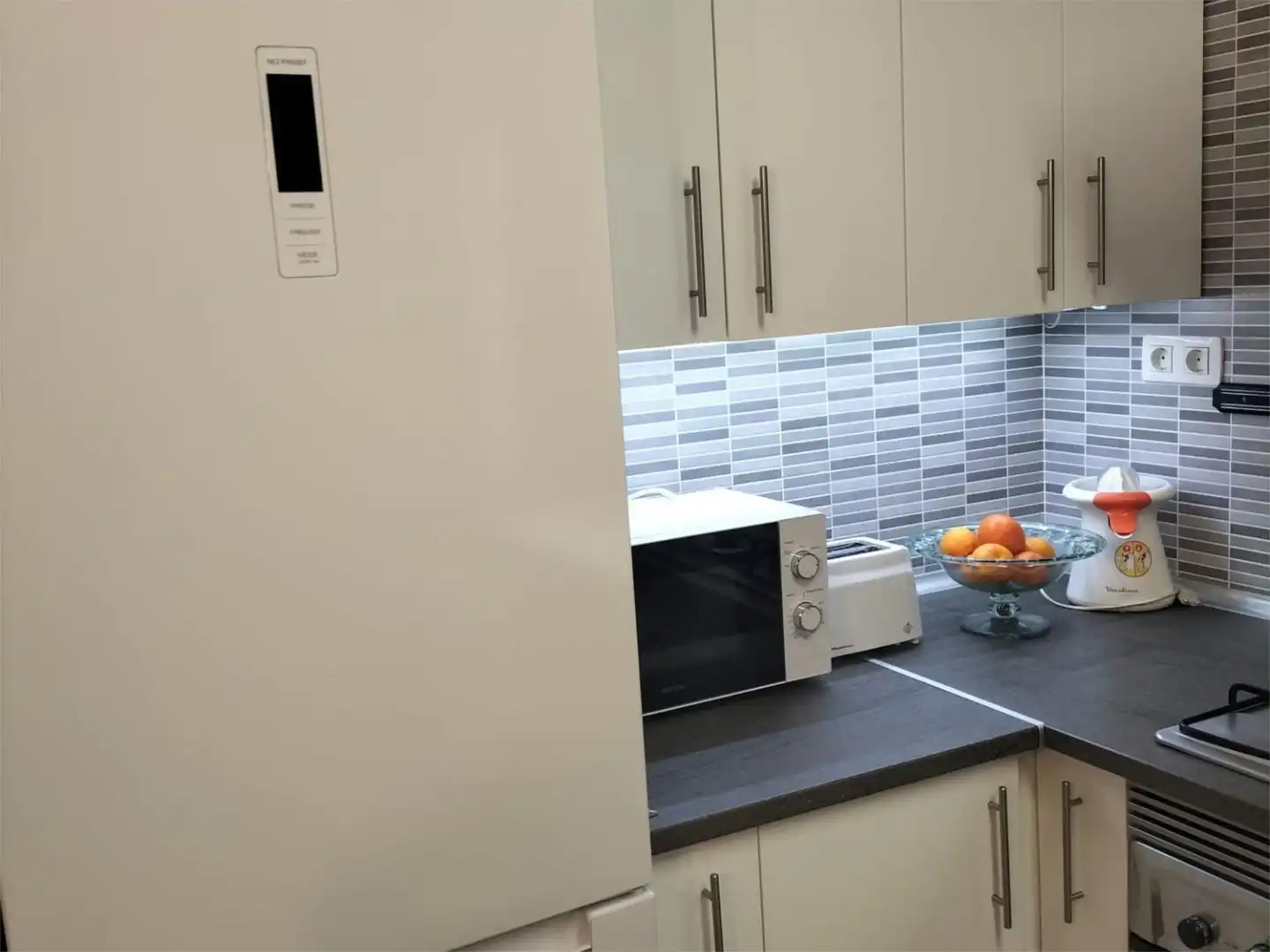 Zimmer in Plaça de l'Escultor Adsuara, 8, Zona Avenida del Mar Küche von Wohnung zur untervermieten in Castellón de la Plana / Castelló de la Plana mit Heizung, Abstellraum und Möbliert