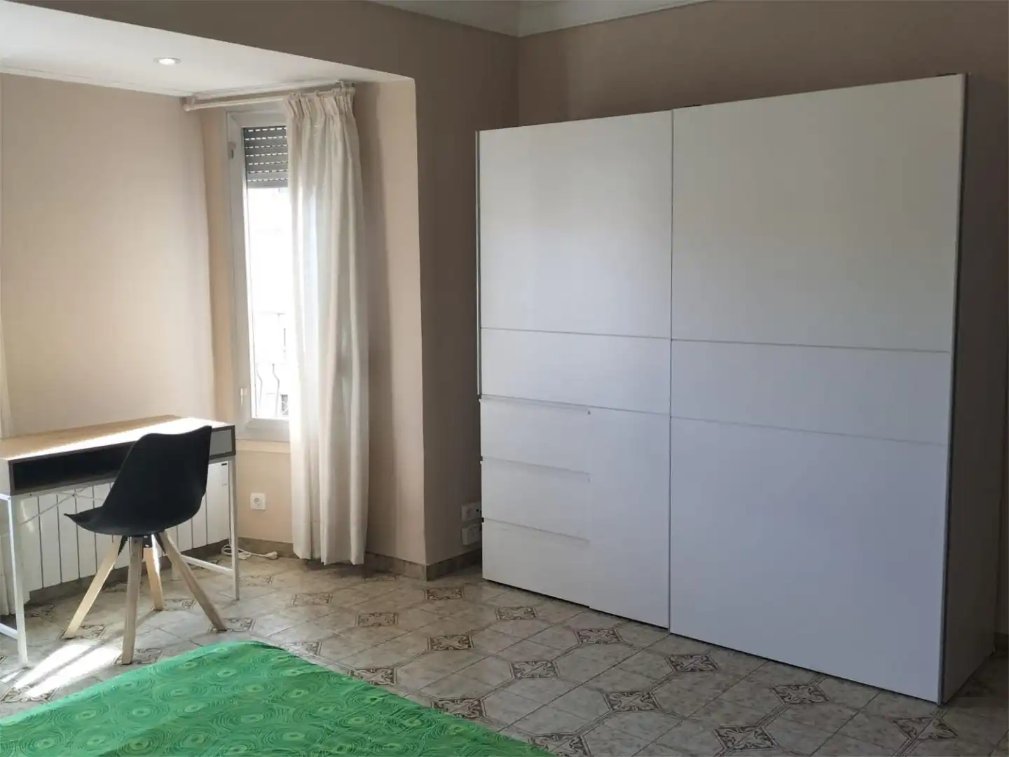 Zimmer in Plaça de l'Escultor Adsuara, 8, Zona Avenida del Mar Schlafzimmer von Wohnung zur untervermieten in Castellón de la Plana / Castelló de la Plana mit Heizung, Abstellraum und Möbliert