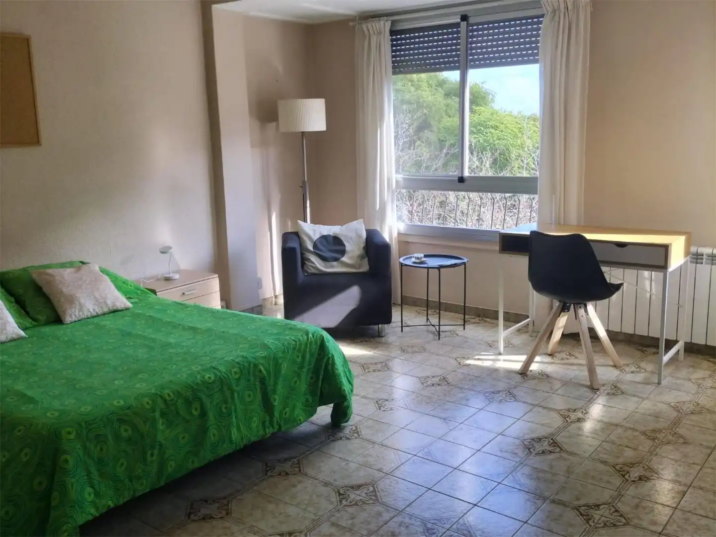 Zimmer in Plaça de l'Escultor Adsuara, 8, Zona Avenida del Mar Schlafzimmer von Wohnung zur untervermieten in Castellón de la Plana / Castelló de la Plana mit Heizung, Abstellraum und Möbliert