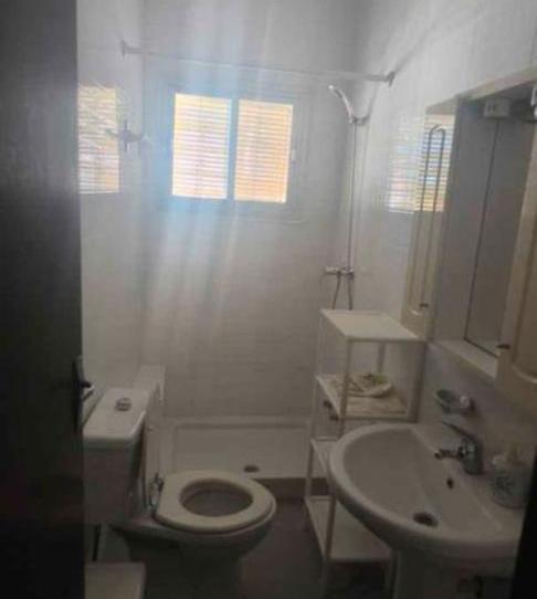 Planta baixa de lloguer a Plaza de Nuestra Señora de Cuatrovitas, 11, Bollullos de la Mitación, Sevilla - imatge 1 Foto 1 de Planta baixa de lloguer a Plaza de Nuestra Señora de Cuatrovitas, 11, Bollullos de la Mitación, Sevilla