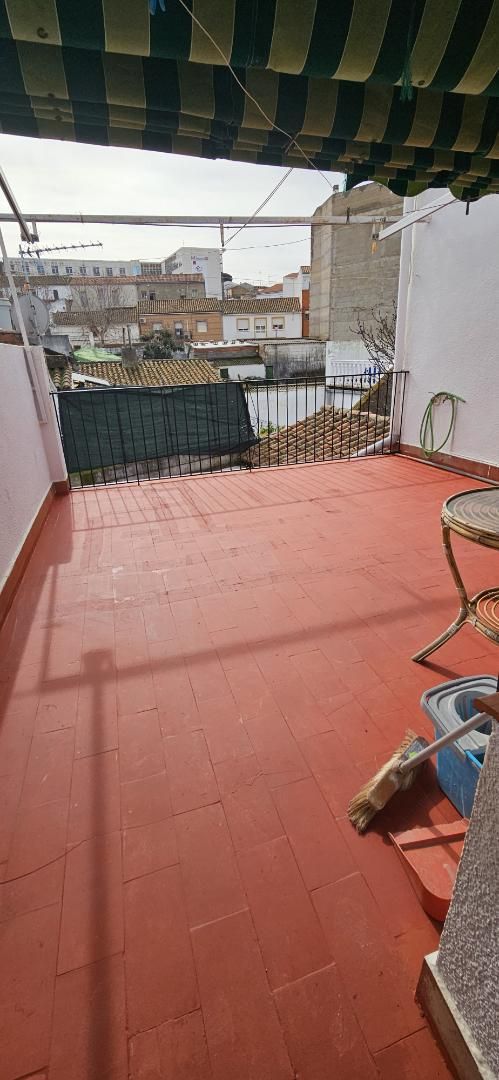 Terrassa de Dúplex en venda en Almadén amb Moblat