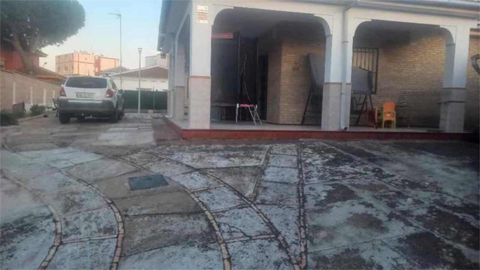 Vista exterior de Casa adosada en venda en Almonte amb Terrassa