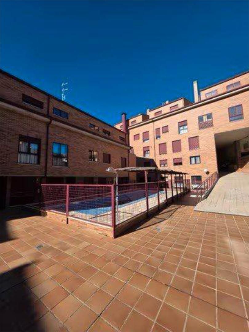 Piscina de Piso en venta en Casarrubios del Monte con Calefacción, Jardín privado y Terraza