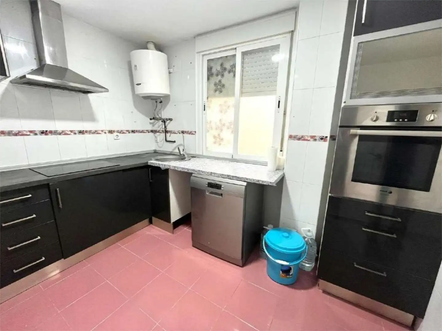 Wohnung zum Verkauf in Calle Ávalos, 19, Llerena Küche von Wohnung zum Verkauf in Llerena mit Heizung, Parkett und Balkon