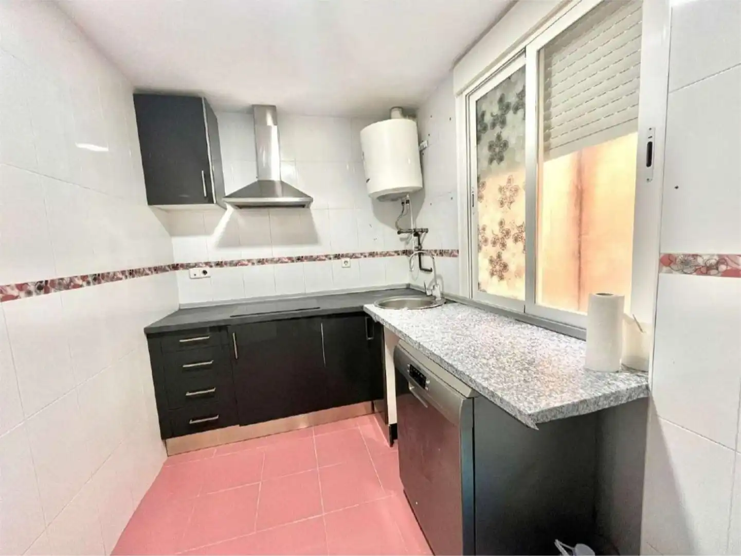 Wohnung zum Verkauf in Calle Ávalos, 19, Llerena Küche von Wohnung zum Verkauf in Llerena mit Heizung, Parkett und Balkon
