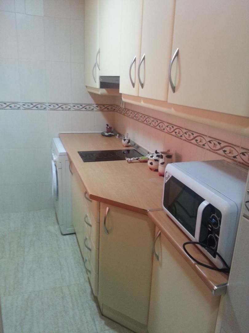 Cuina de Pis per a compartir en  Jaén Capital amb Aire condicionat, Calefacció i Moblat