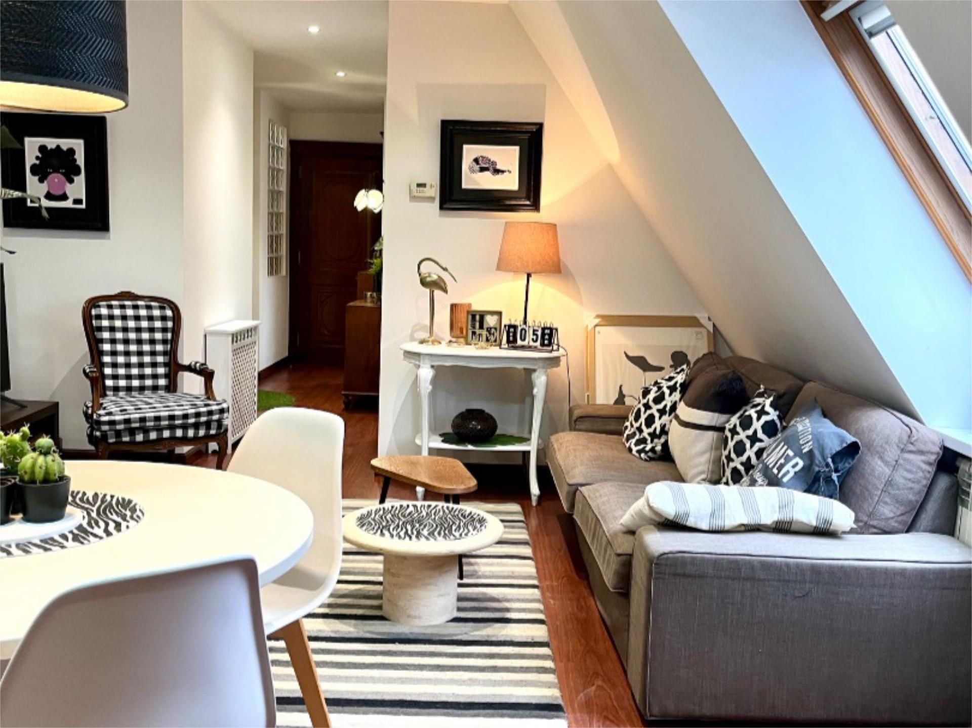 Piso de alquiler en Rúa Real, 193, Centro Sala de estar de Piso de alquiler en Ferrol con Aire acondicionado, Calefacción y Amueblado