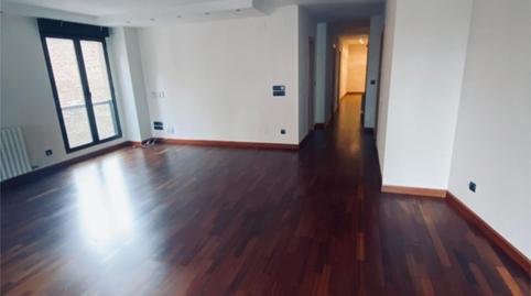 Photo 2 of Flat to rent in Calle Caridad, 2