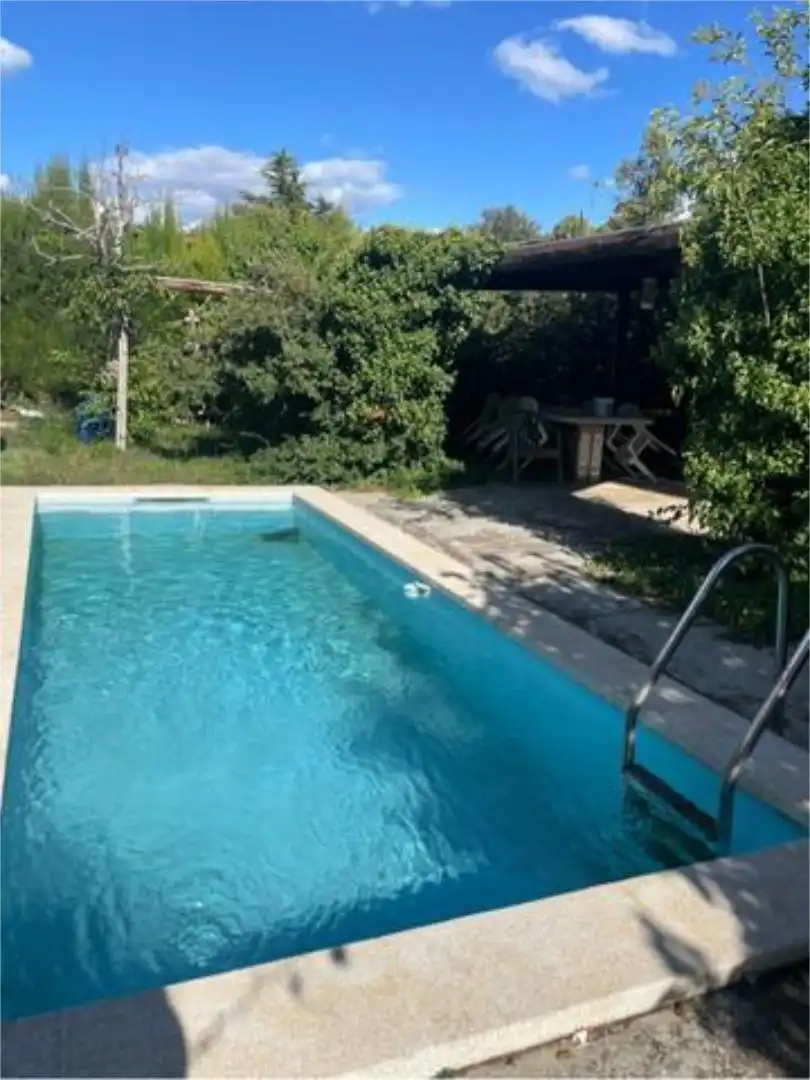 Einfamilien-Reihenhaus zum Verkauf in Castellnou de Bages Schwimmbecken von Einfamilien-Reihenhaus zum Verkauf in Castellnou de Bages mit Privatgarten, Terrasse und Abstellraum