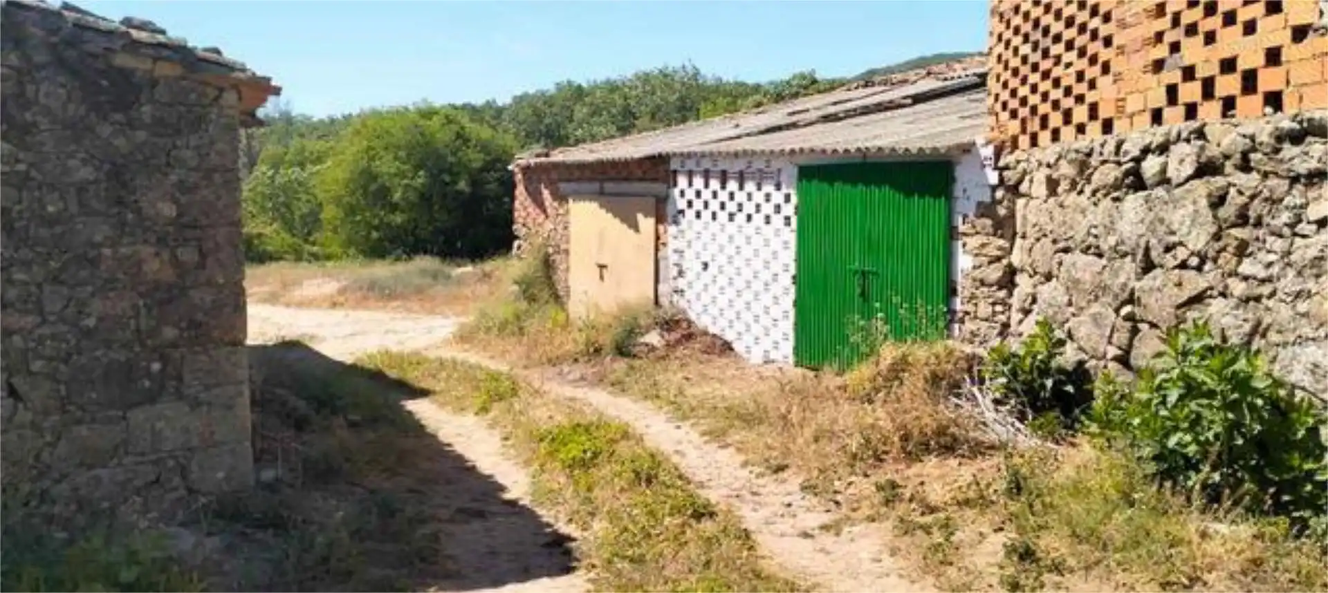 Exterior view of Houses for sale in Arroyomolinos de la Vera