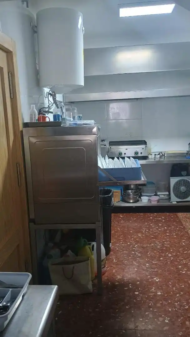 Cuina de Local en traspas en Loja amb Aire condicionat