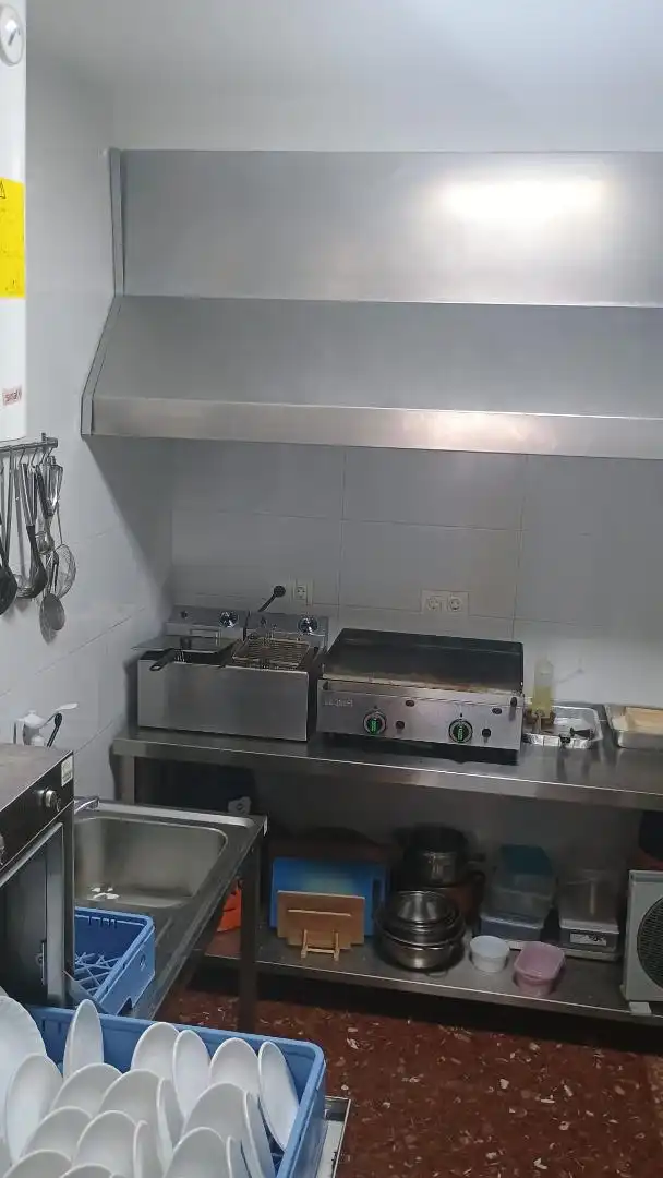 Cuina de Local en traspas en Loja amb Aire condicionat