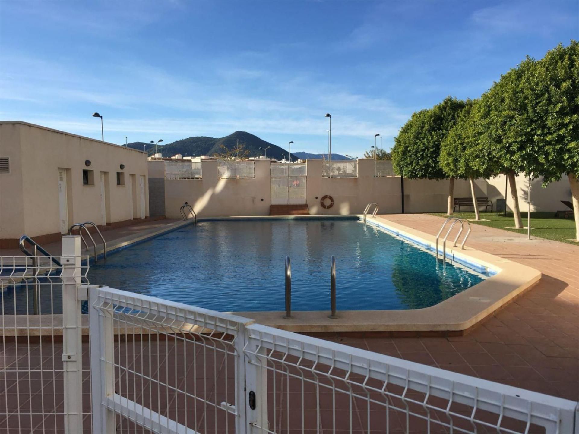 Piscina de Pis de lloguer en Onda amb Aire condicionat, Terrassa i Traster