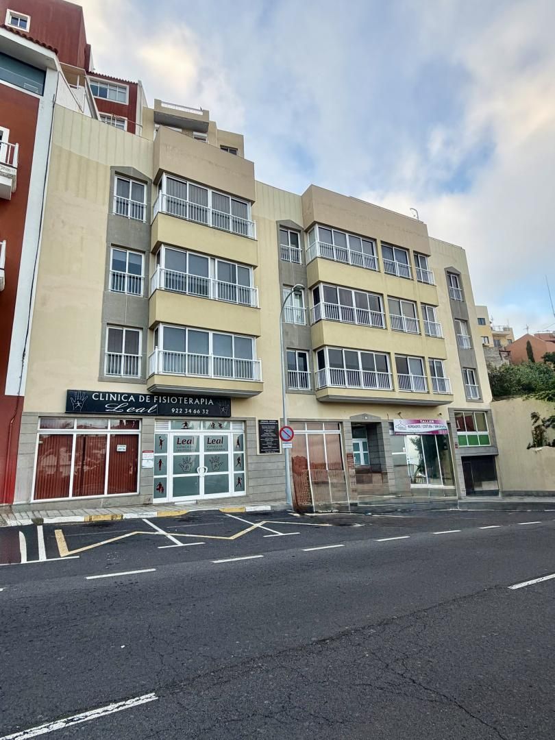 Vista exterior de Pis en venda en Los Realejos amb Terrassa, Traster i Moblat