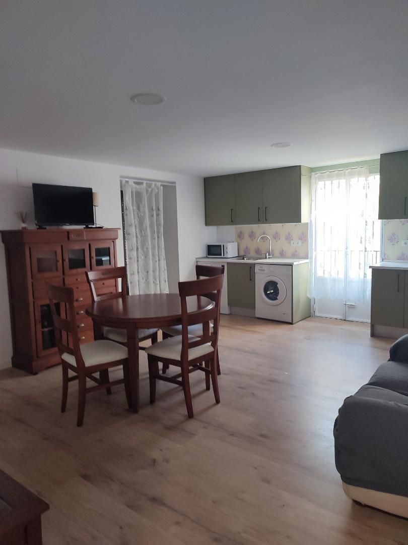 Cuina de Dúplex de lloguer en Úbeda amb Parquet, Moblat i Rentadora