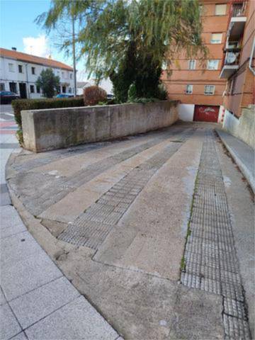 Garaje en Alquiler en Tormes - La Vega