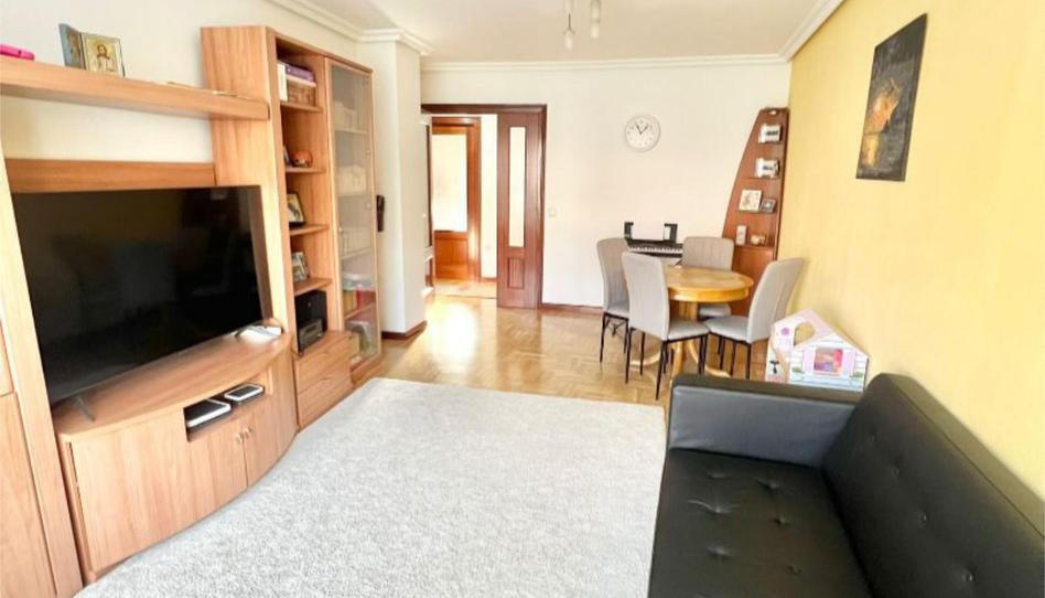 Pis en venda a Plaza de Los Cuatro Caños, 5, Corredoría - La Carisa - Prado de La Vega, Oviedo - imatge 1 Foto 1 de Pis en venda a Plaza de Los Cuatro Caños, 5, Corredoría - La Carisa - Prado de La Vega, Oviedo