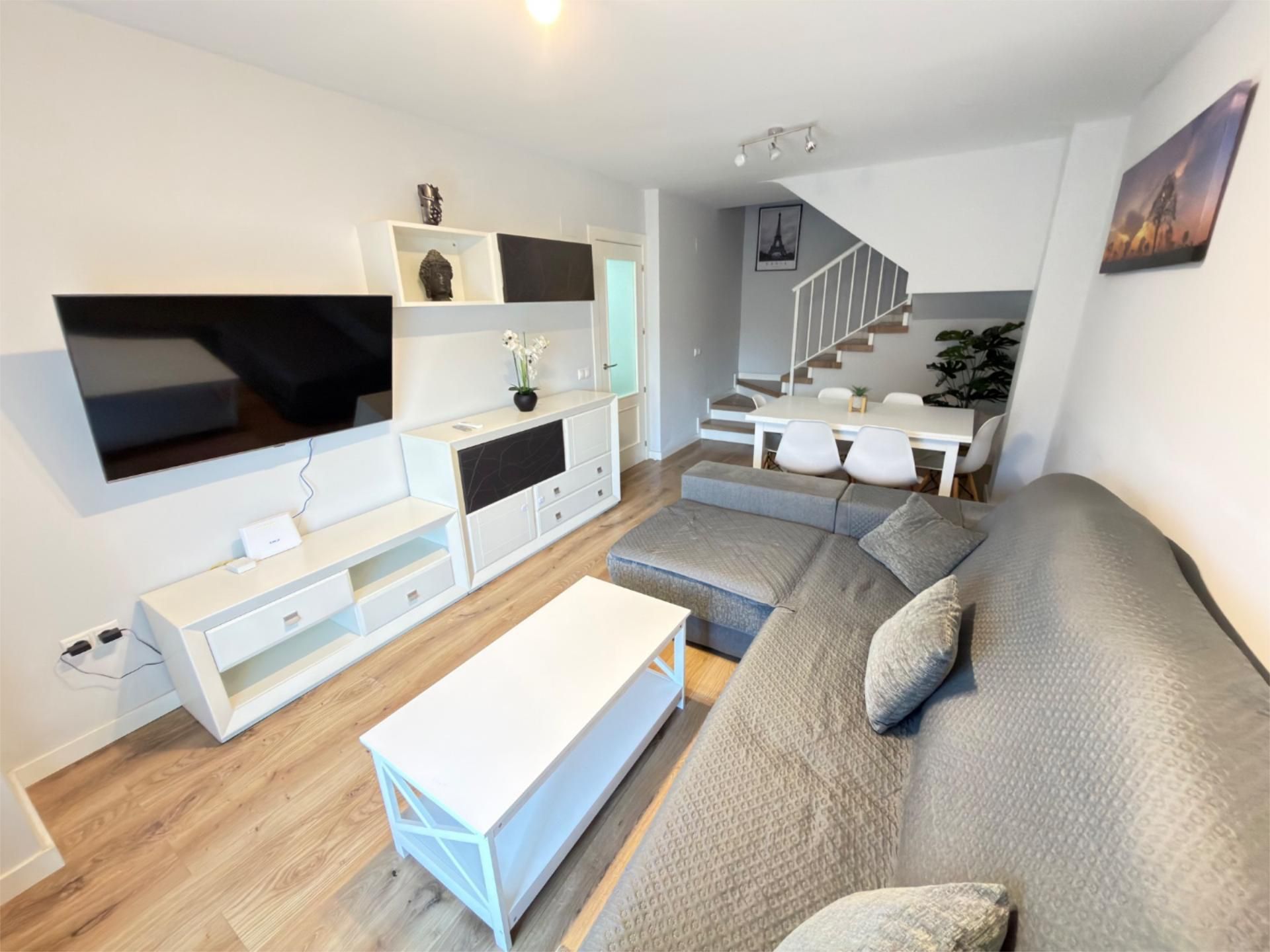 Pis en venda a Calle Victoria Kent, 1, Baeza Sala d'estar de Pis en venda en Baeza amb Aire condicionat, Piscina i Balcó