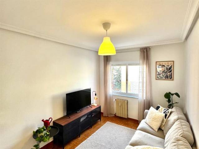 Piso en Alquiler en Calle Tenderina Baja, 204 en Cerdeño - El Palais - Mercadín